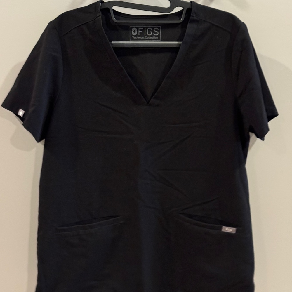 Figs Women's Classic Black Short Sleeve Top